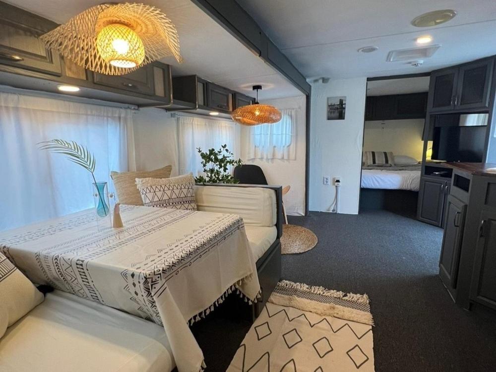 Sokcho New York Caravan Hotel Room photo